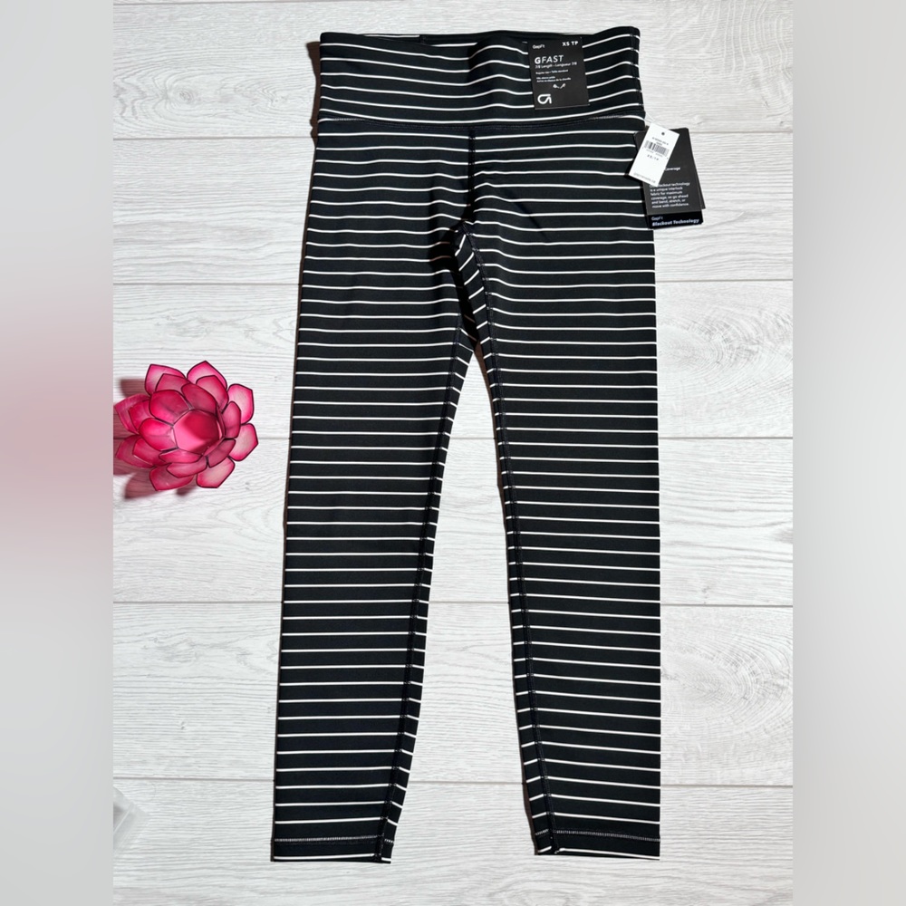 Gap Fit GFast Cropped Leggings NWT - Size XS
